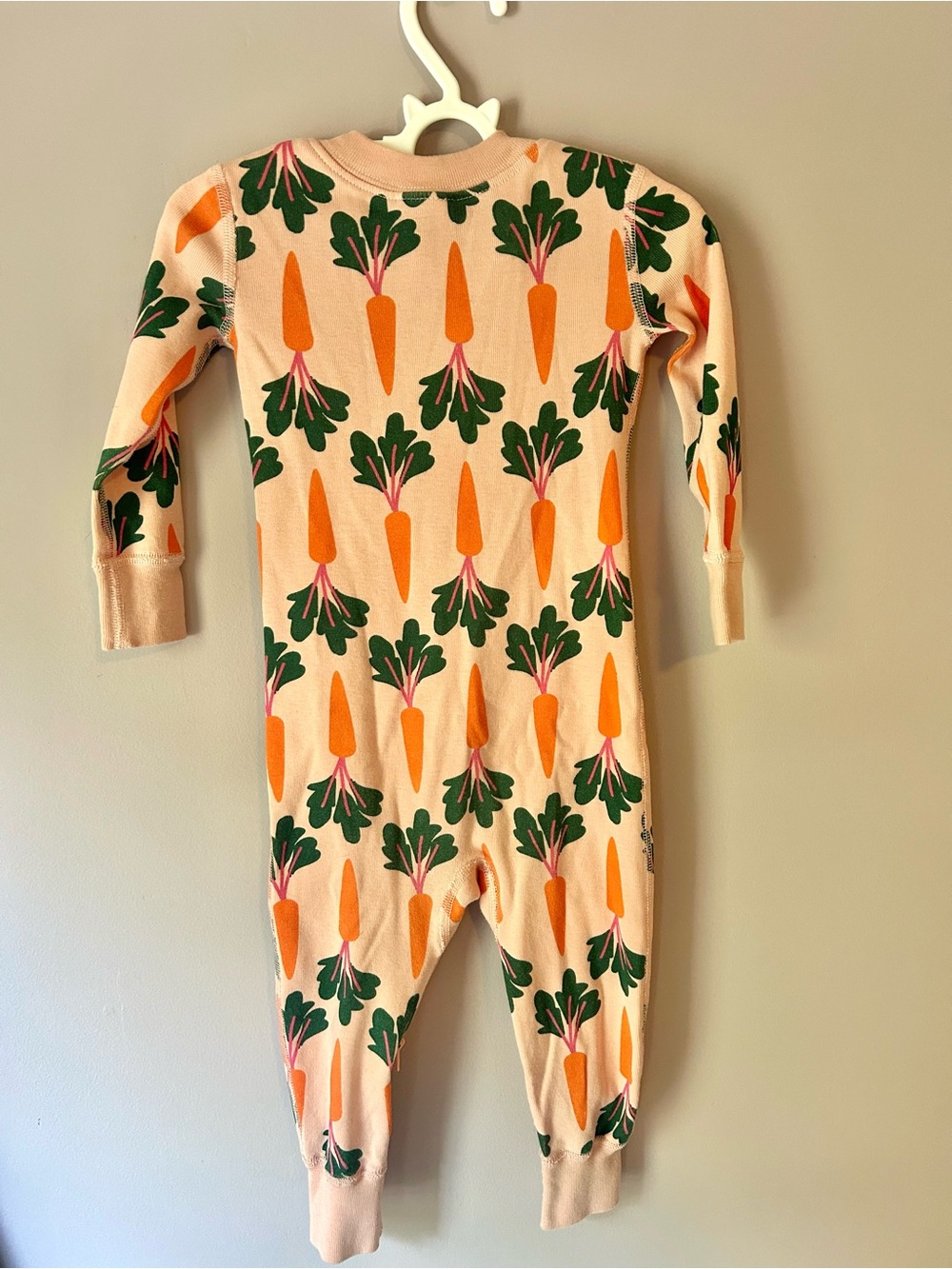 Hanna Anderson one-Piece Zipper Pajama –Carrot Print - Picture 2 of 3